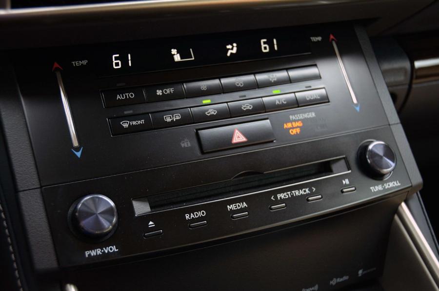  Lexus IS350 2014 года  (фото 29 из 42)